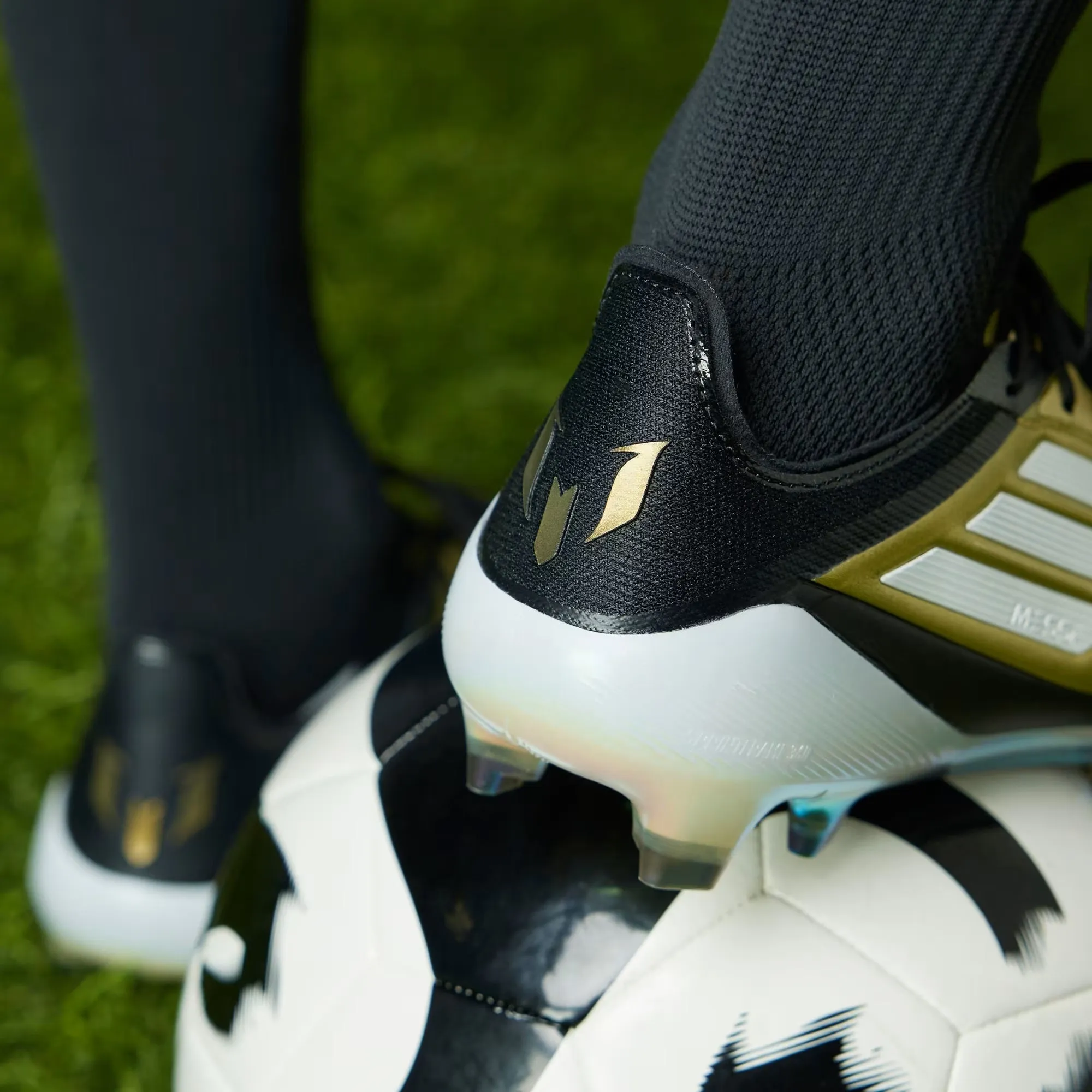 Adidas F50 Elite Messi FG [Black/Gold]