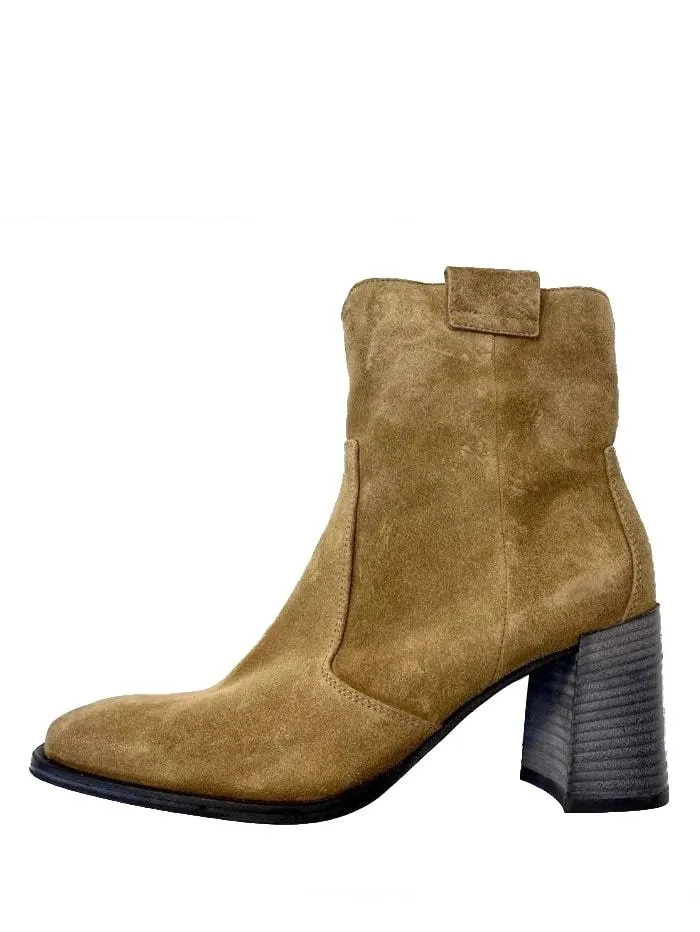 Kennel & Schmenger T Suede Ankle Boots in Wood 41-79050-269