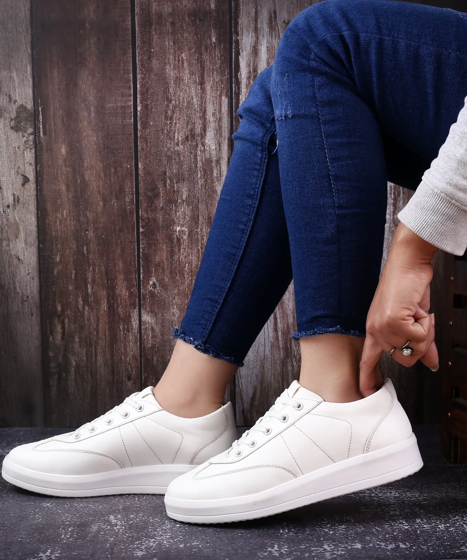 Women's New Stylish Casual Sneaker Lace-up Shoes